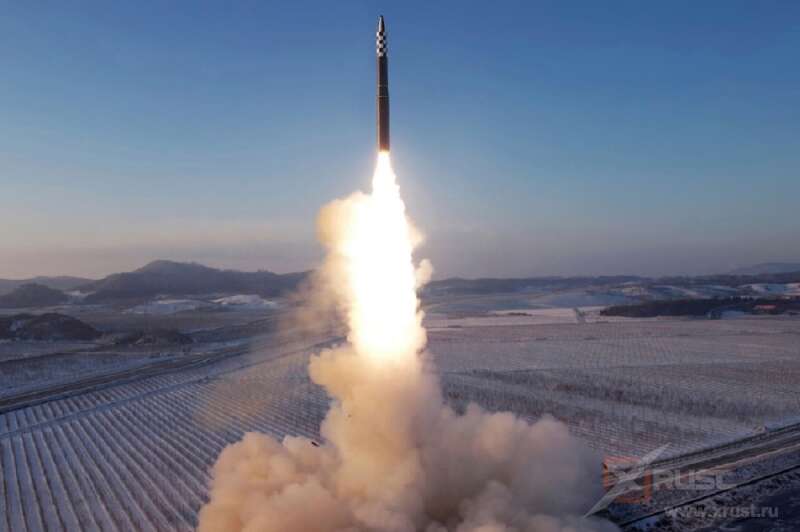 Северная Корея испытала гиперзвуковую твердотопливную ракету