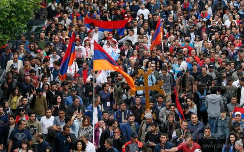 Премьер Армении может быть свергнут христианской общиной